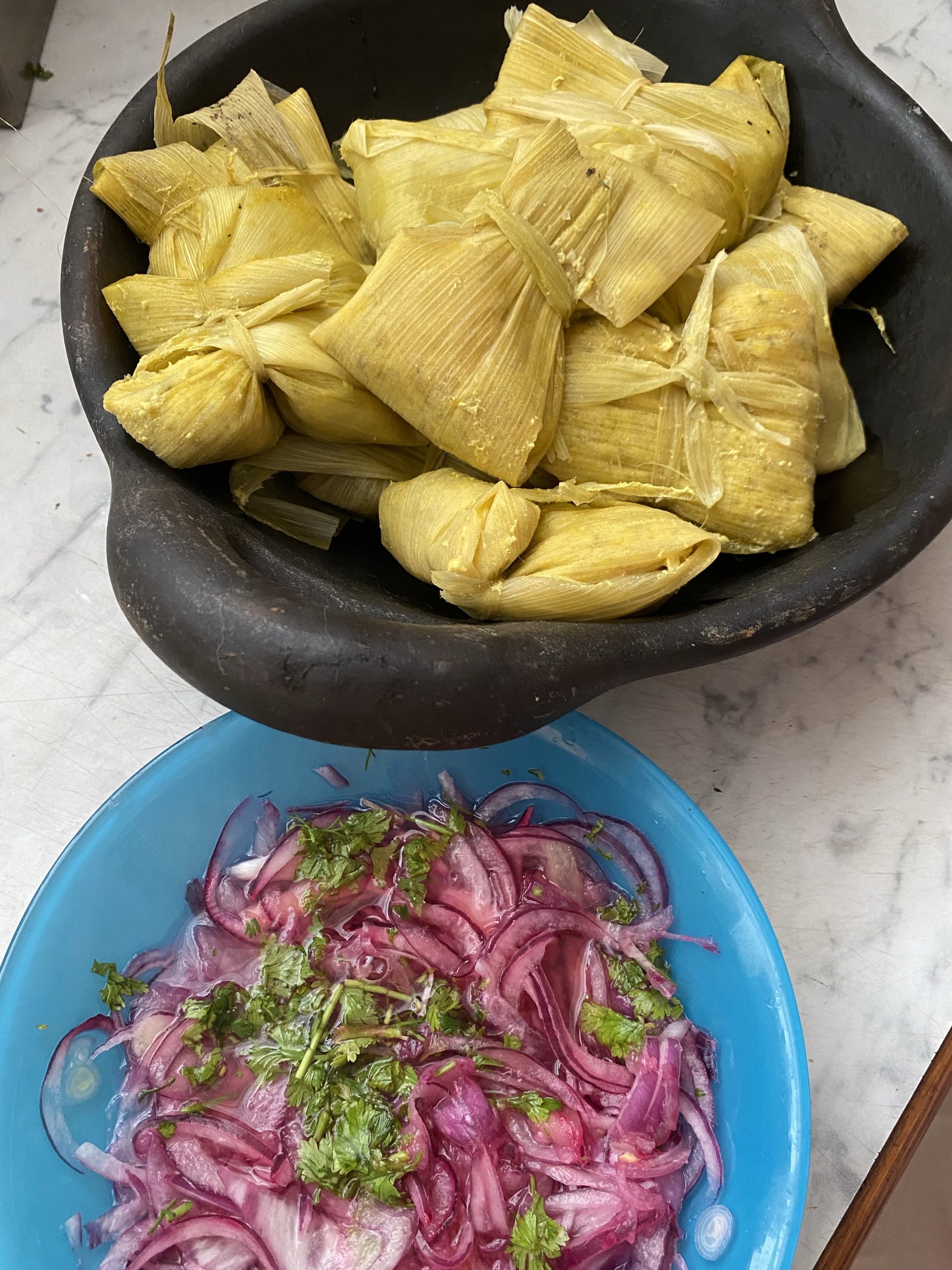 Humitas Verdes Med Salsa Criolla Smaka Och Se